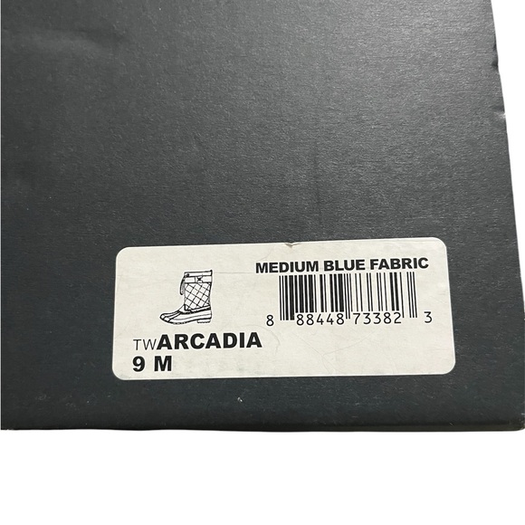 NIB Tommy Hilfiger Arcadia Duck Boots-Navy - Picture 7 of 7